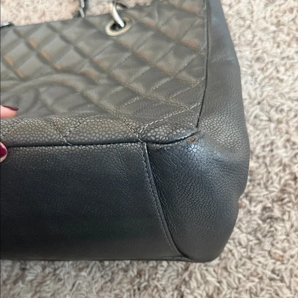 Chanel Gray Quilted Shoulder Bag - Picture 16 of 16